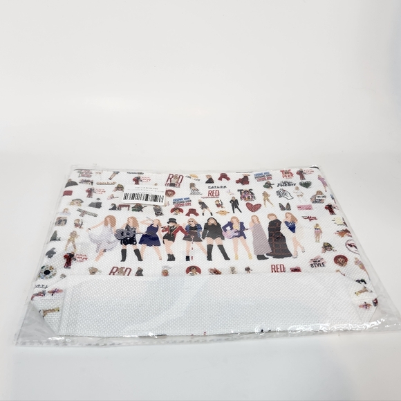 Taylor Swift Cosmetic Bag - Picture 3 of 3